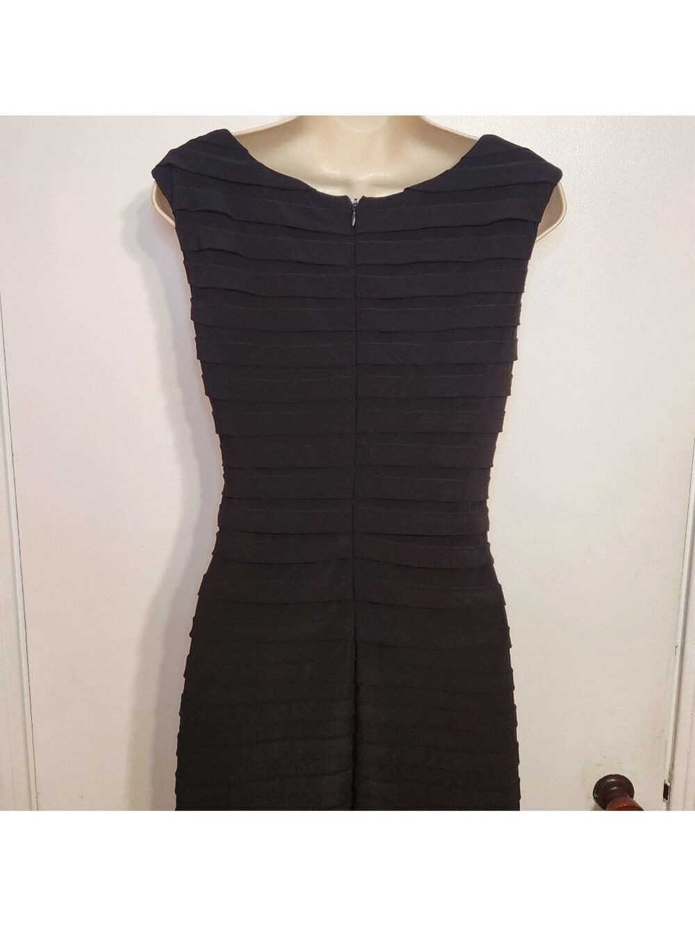 Adrianna Papell Black Sheath Dress Size 6 - Picture 7 of 12